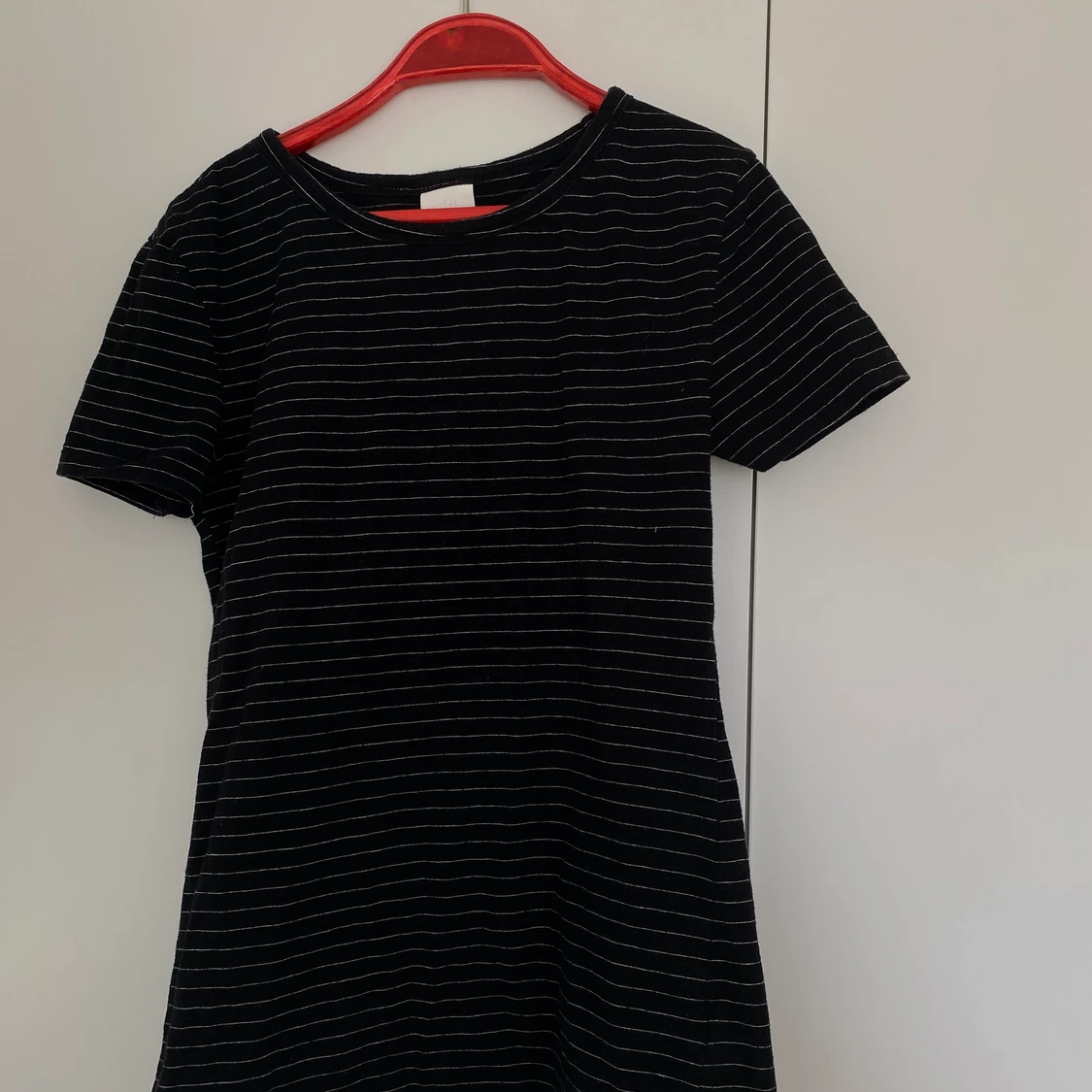 Svart randig T-shirt från hm - 90