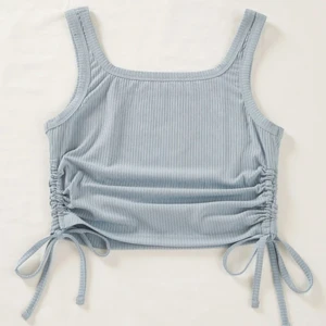 Topp från SHEIN - Säljer denna topp i S från SHEIN. True to size, skulle även passa någon med XS. Aldrig använd och köpt för 90kr säljer för 50kr + frakt 