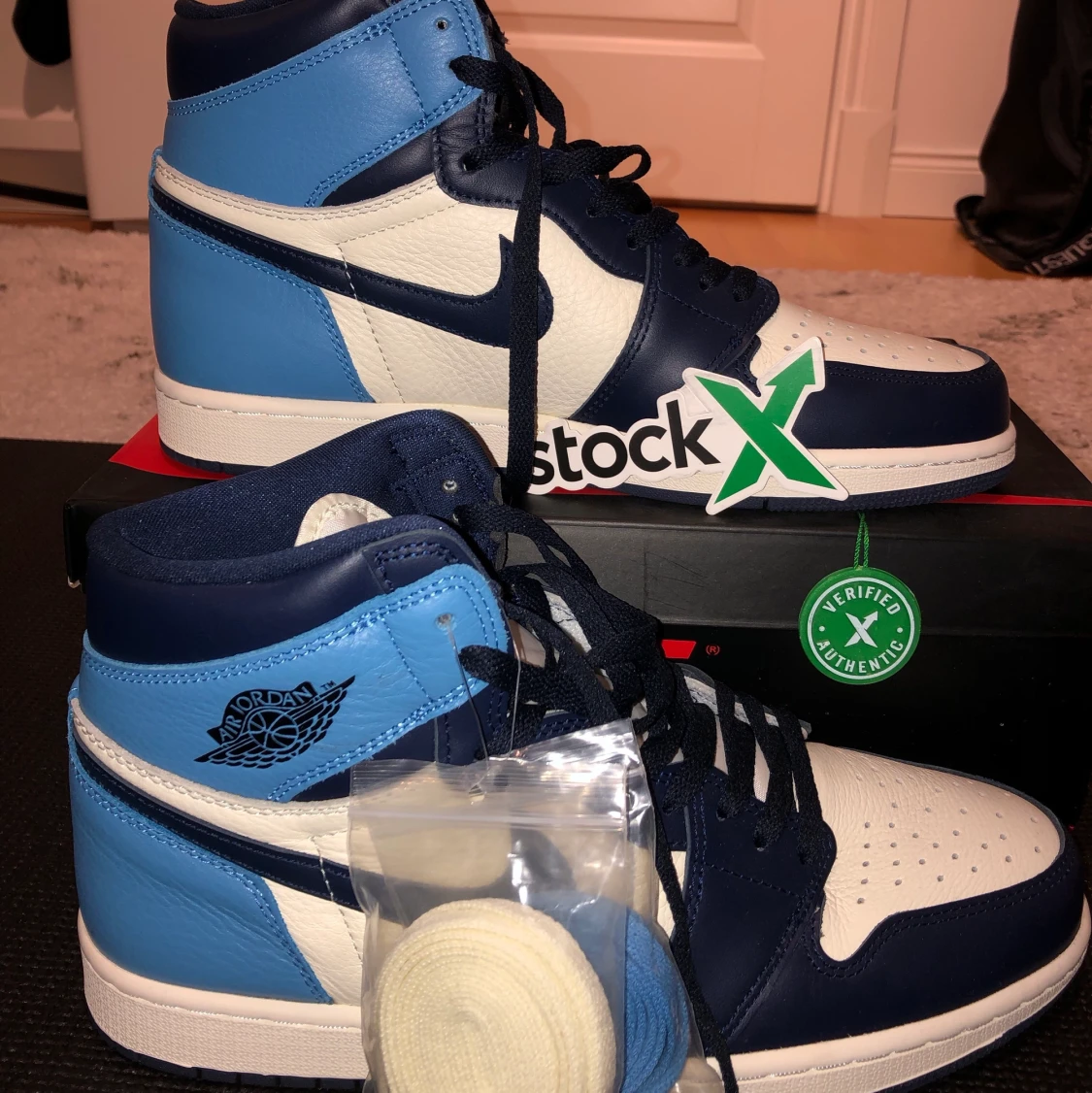 Jordan 1 Obsidian  - 90