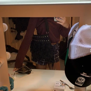 En väska - Säljer denna väskan för har aldrig fått någon användning av den. För fler bilder eller frågor är det bara att fråga mig så kan jag fixa det❤️