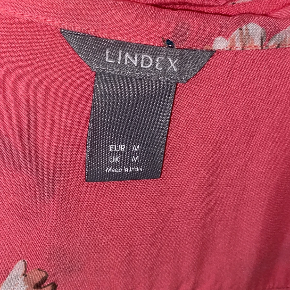 Skjorta med blommor - 29