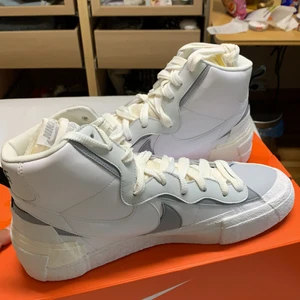 Nike blazers sacai - Size US 14 ,köpta på ettresex, säljs för se ej passa mig 