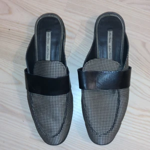 Slip-ins från & Other Stories  - Rutiga, svart-vita 