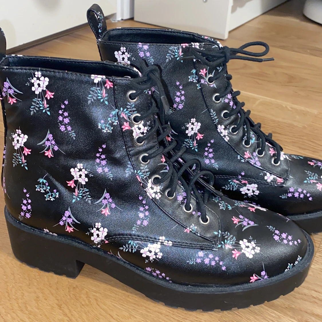 Nya skor bara använd 1 gång - 90