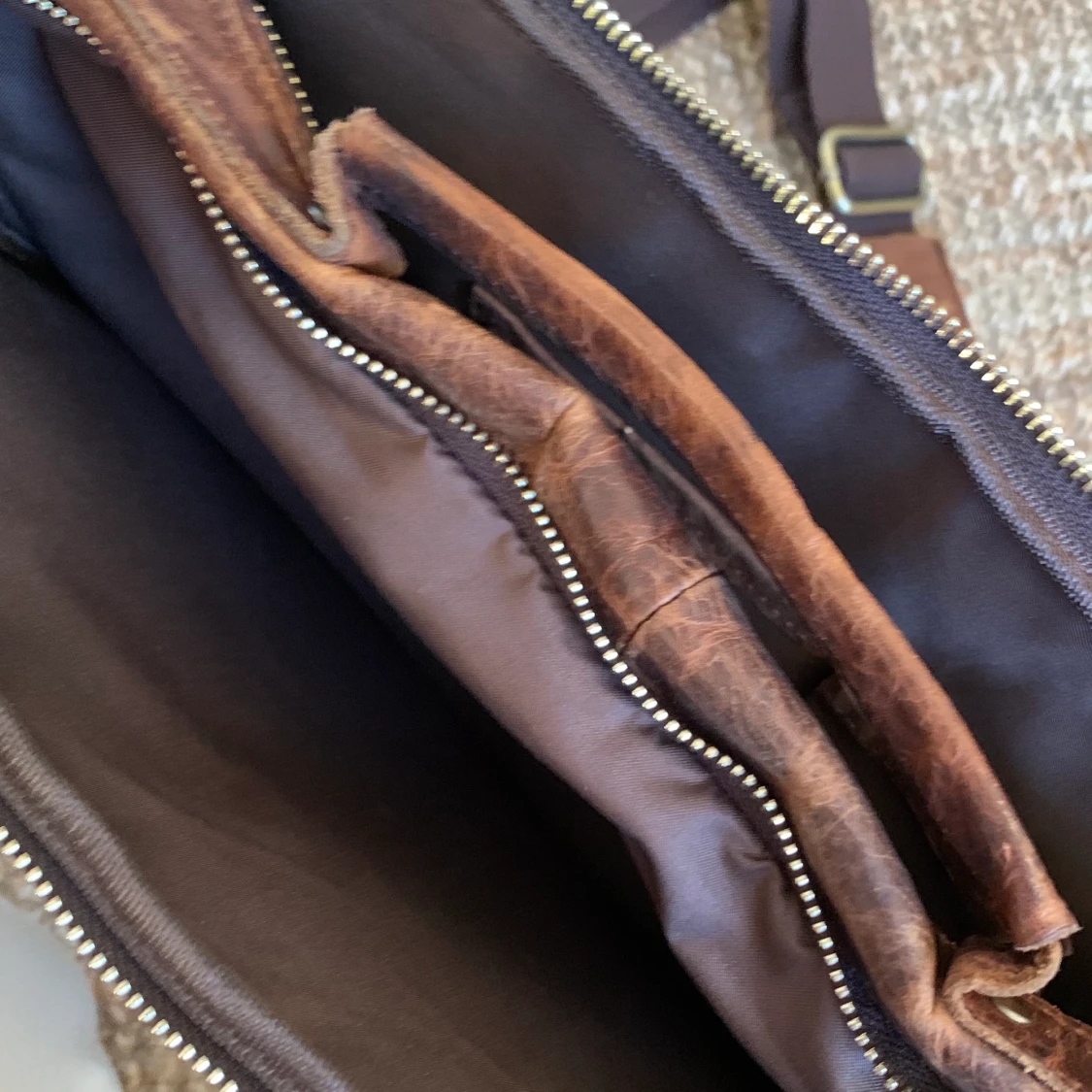 Brun axelremsväska - 91