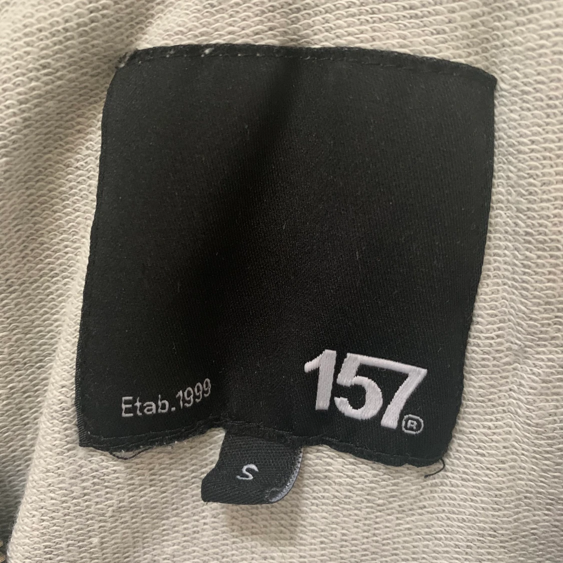 Grå zip up hoodie - 91