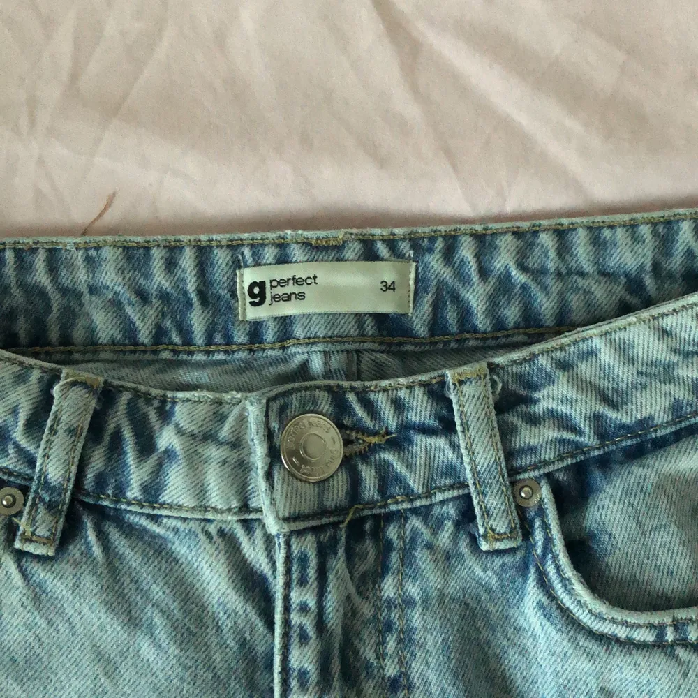 Ett par superfina jeans från ginatricot som blivit försmå för mig . Jeans & Byxor.