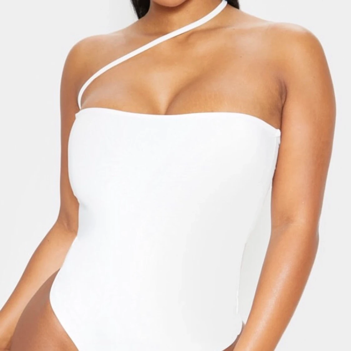 Body PrettyLittleThing