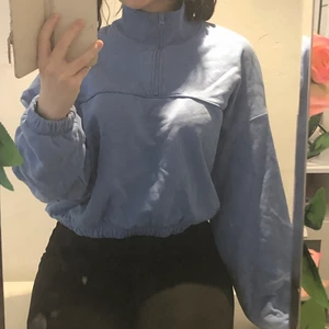 Cardigan från weekday - En jättefin cardigan som är köpt på weekday förra sommaren! Den är knappt använd. Köparen står för frakt ❣️