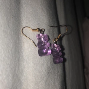 Snygga örhängen🤩 - Rosa/Lila gummibjörns örhängen🤩42kr ink frakt😊
