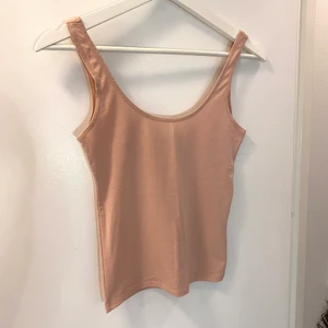 Linne bikbok - Jättefint ljusrosa/beiget linne från bikbok! Köptes förra året men har tyvärr aldrig blivit använt 🙈 