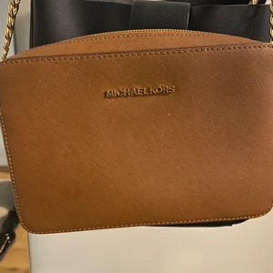 michael kors väska  - Använt den Max 5 ggr