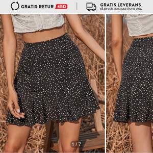 Jätte fin kort kjol ifrån shein! Inte använd någon gång❣️ fint material och perfekt till sommaren!