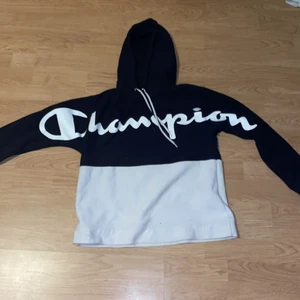 Champion hoodie  - I väldigt bra skick men använd ett par gånger.