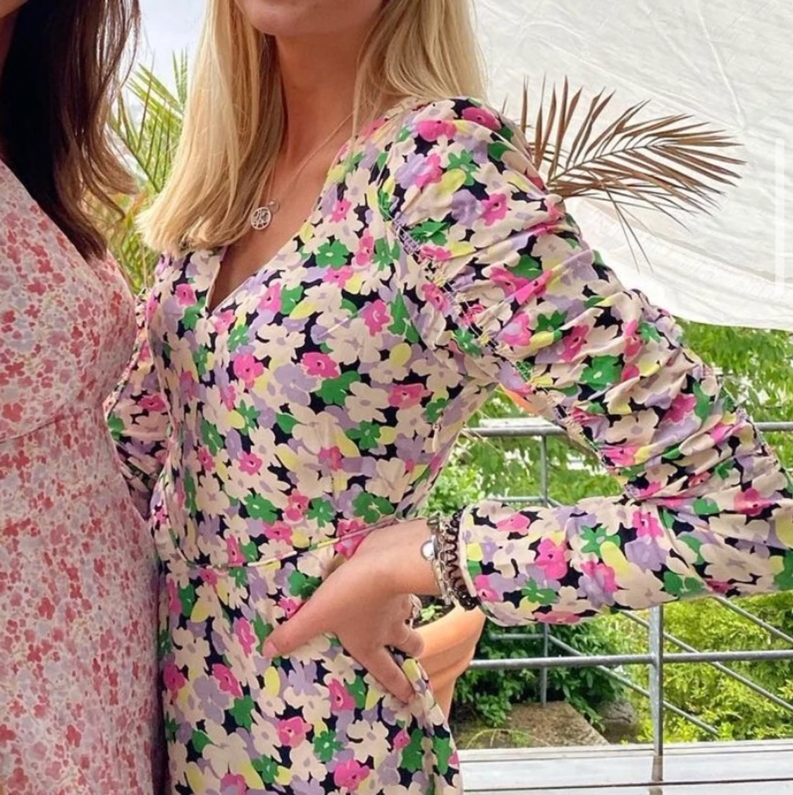 Blommig klänning  - 90