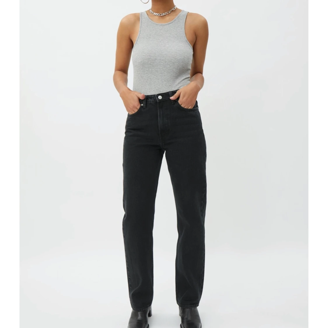 Weekday Vogaye High Straight Jeans