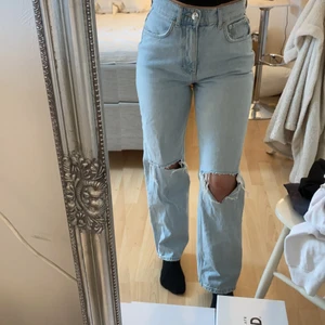 Jeans från gina stl 34  - Säljer dessa fina jeansen från gina i stl 34. Använt några gången men fortfarande super fint skick