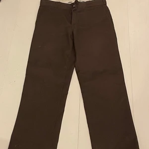 Dickies 874 - Dickies 874 bruna, endast använda enstaka gånger.