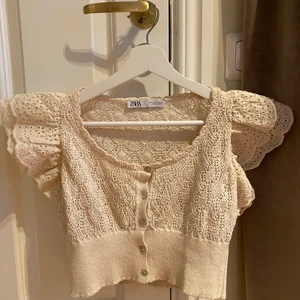 Topp - Stickad blus/top från zara. Knappt använd 