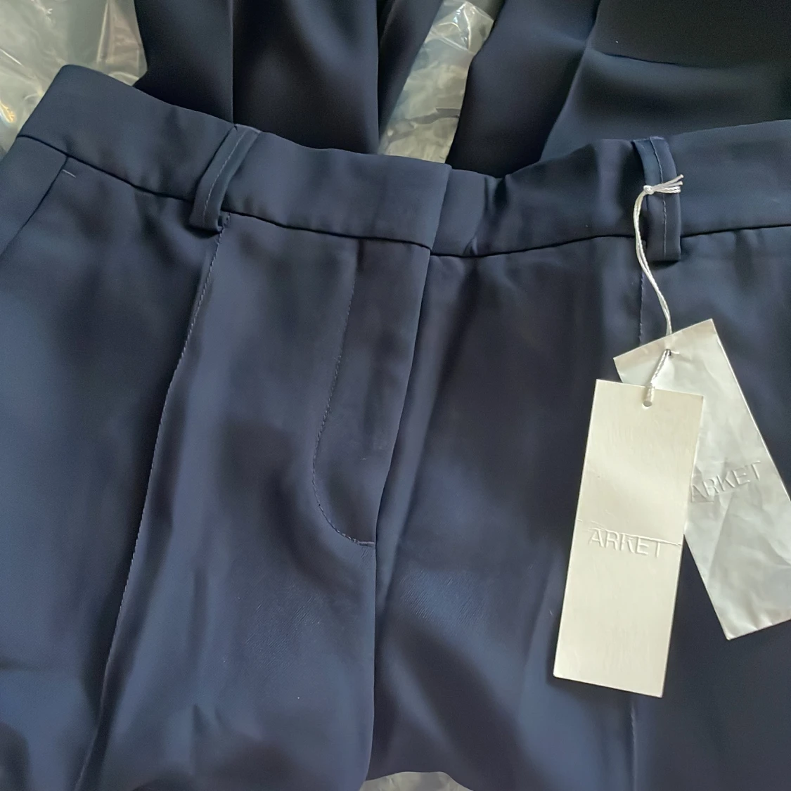 Arket Mörkblåa kostymbyxor - 91