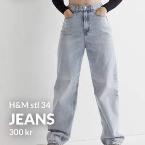 Jättefina blåa baggy jeans från H&M. Stl 34, passar även dig som är 36. Endast använda en gång. Frakt tillkommer!