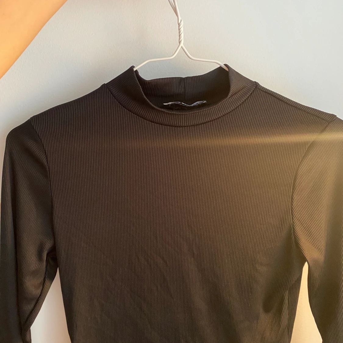 Croppad svart långärmad  - 90