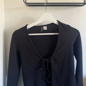 Kofta/topp strl xs - Sann i storlek