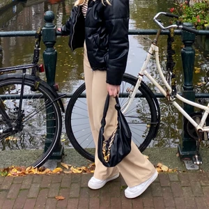 Begiea kostymbyxor  - Nästintill helt oanvända kostymbyxor från Bershka!🌟