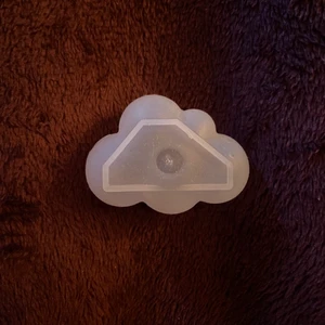 Ljusform - moln, mellanstort  -  Nyskick, säljes pga uterslutet intresse. Frakten är 14kr, priset är fast !! Postbevis och gåva ingår alltid 