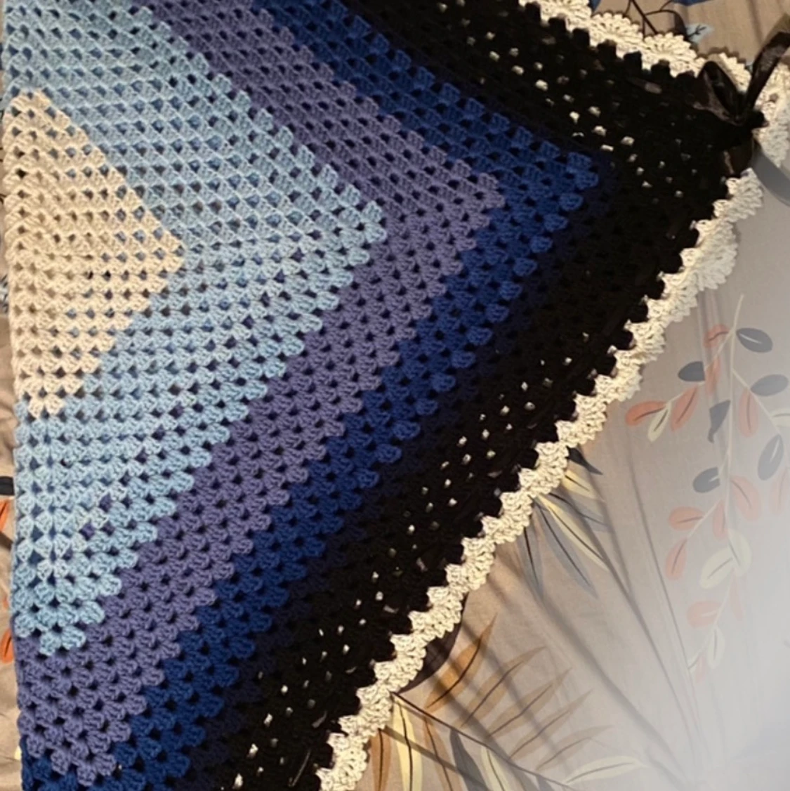 En virkad bebies täcke  - 90