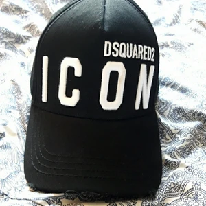 Dsquared2 - Säljer min DSQUARED2 ICON keps då den aldrig har använts kvitto finns på tredje bilden