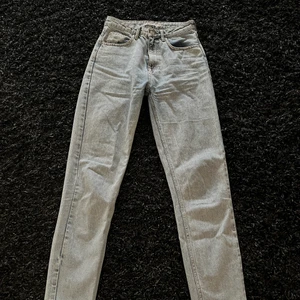 Blå jeans - Ljusblå jeans från nakd. Storlek 36. Använda 1 gång