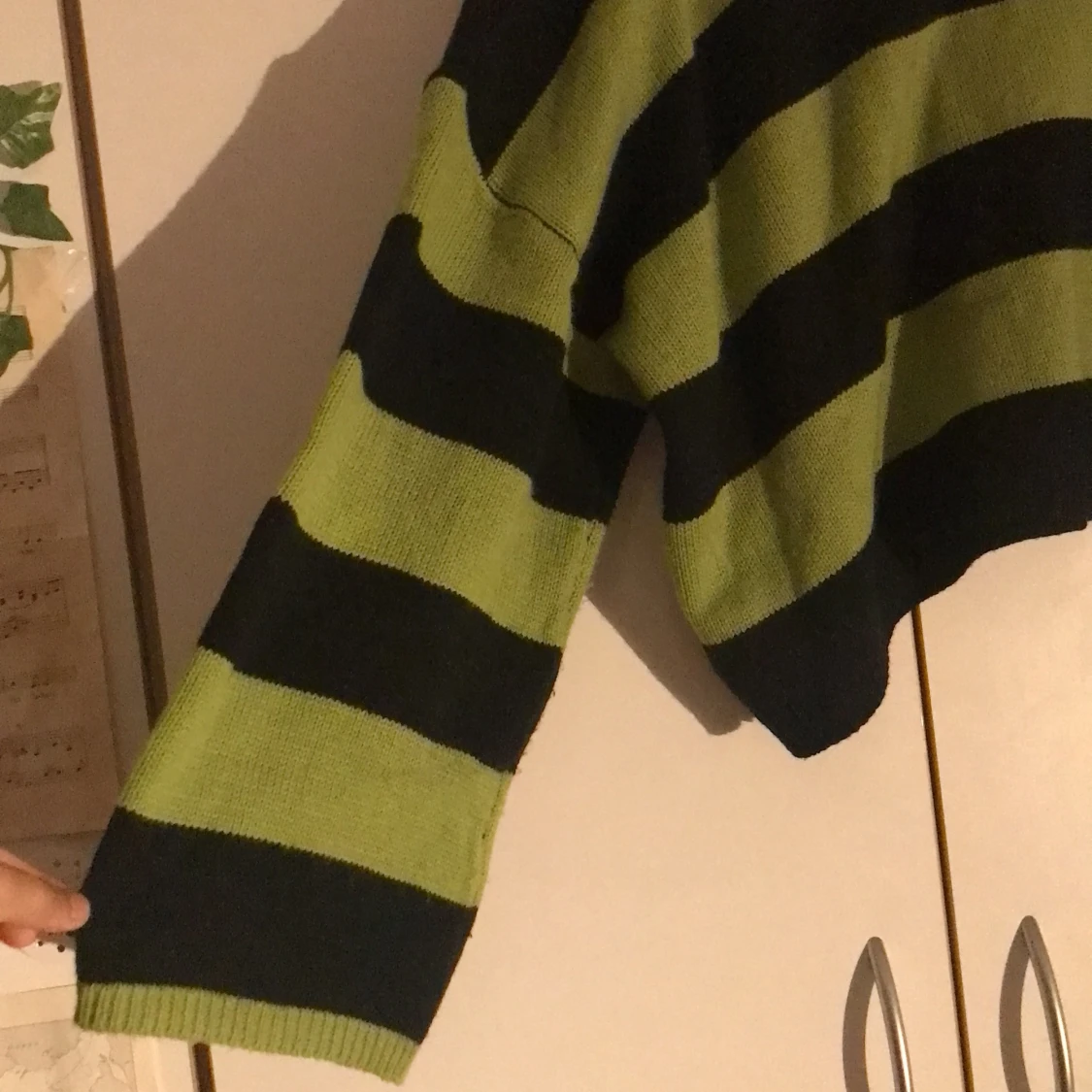 Grön svart randig tröja - 91