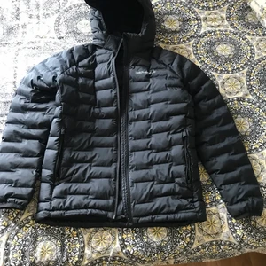 Peak performance jacka - Använt några gånger men inga skador