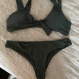 Grön bikini - Fin grön bikini från shein. Uppskattad storlek är xs, och den är i bra skick ☺️