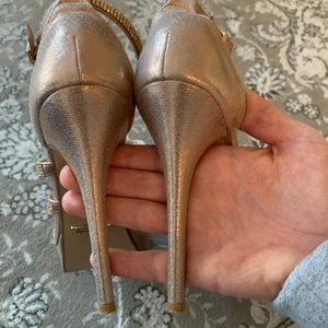 Högklackade skor - Fina skor köpt från Italien. Använda, men i bra skick 