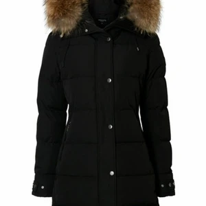 Hollies subway - Supersnygg jacka från Hollies i modellen subway. Storlek 34, finns både svart och ljus päls till! 2500 ink frakt. Finns i Norrköping❤️