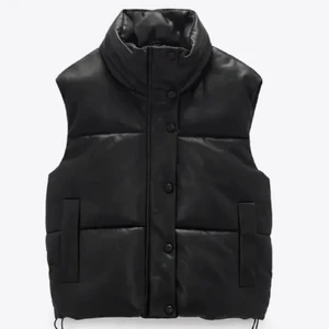 Skinnväst  - Skinnväst från zara i storlek xs, använd fåtal gånger 250kr+frakt 