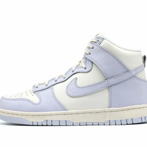 Jordens 1 - Säljer min snygga ljus lila jordens pga att dem ine är min stil, nypris 1800🎸💗✨ senaste bud 912