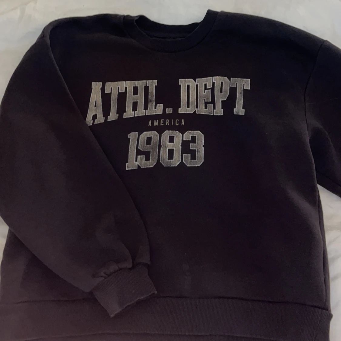 Säljer sweatshirt från ginatricot - 90