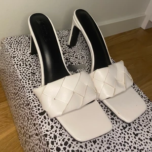 Trendiga klackar från ASOS - Trendiga klackar köptes förra sommaren men helt oanvända. 