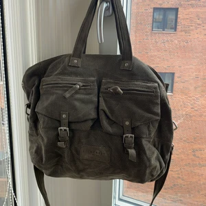 Liebeskind väska grå - Original Liebeskind väska grå från Danmark 