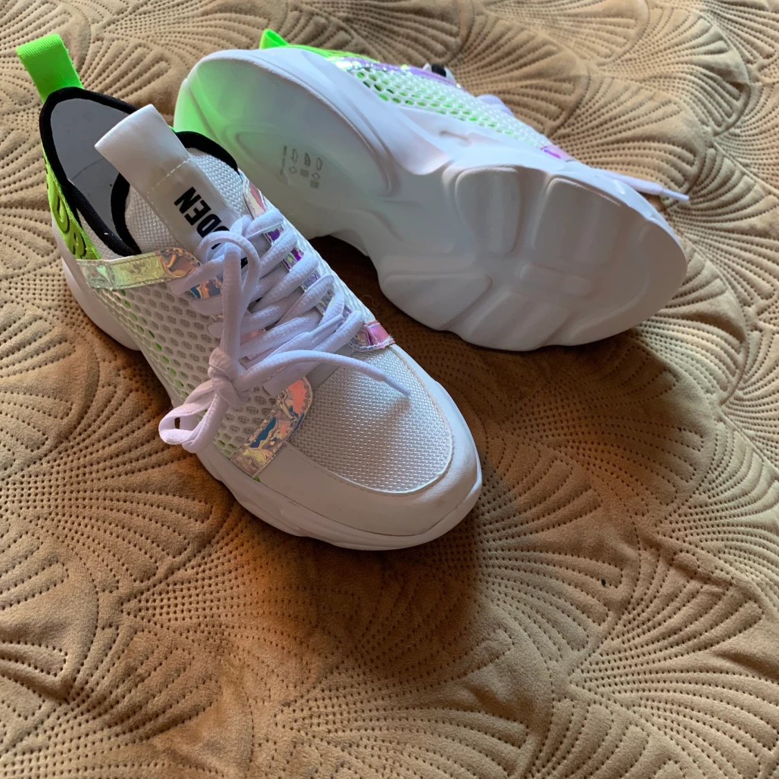 Helt nya sneakers från Steve Madden - 90