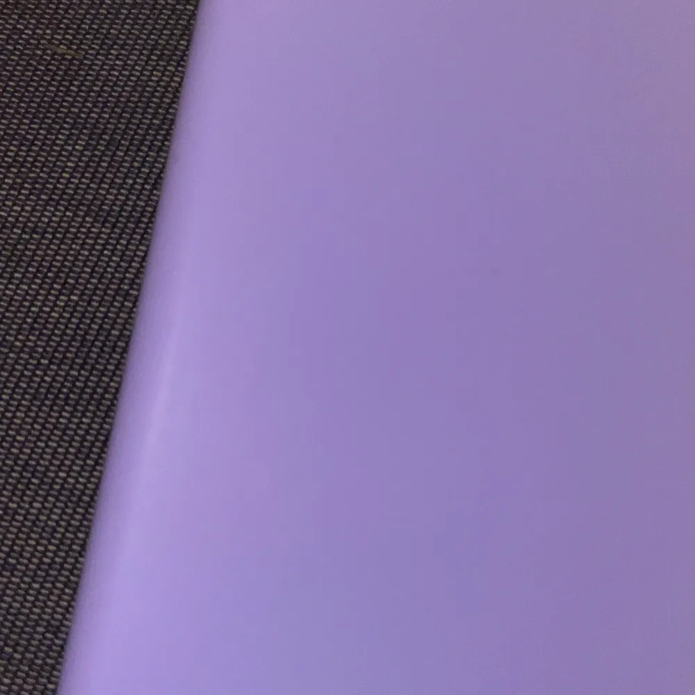 Fin och nyskick silikon skal till iPhone 8. Superfin lilla färg :) frakt ingår! . Övrigt.