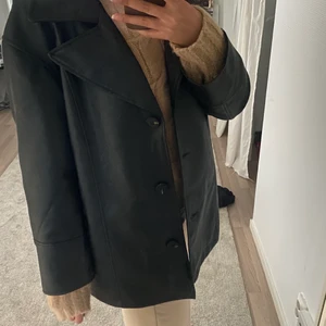 Skinnkappa - Superfin vintage skinnkappa från ASOS. Köptes för några veckor sedan och använd fåtal gånger. 