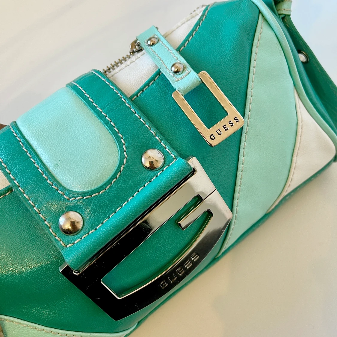 GUESS y2k minibag☘️🍀 - 91