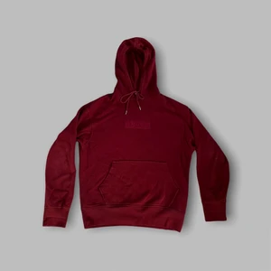 Levis Hoodie - -storlek: XS men mer som S, Skick: Nyskick, Pris: 350kr, Nypris 1000kr!