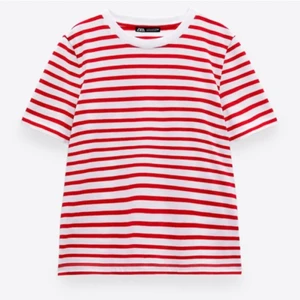 Randig tröja  - Knappt använd t shirt från Zara. Slutsåld på hemsidan.