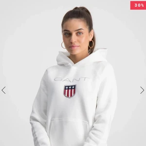 Gant hoodie  - Säljer min vita gant hoodie som bara är använd ett fåtal gånger. Pris kan diskuteras🥰
