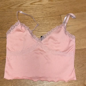 super fint linne - använt skick, kommer inte till användning längre.